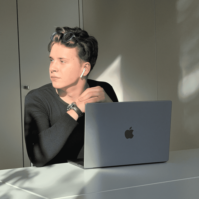 Mobile app for SaaS app consultation from Andrew Iliukhin